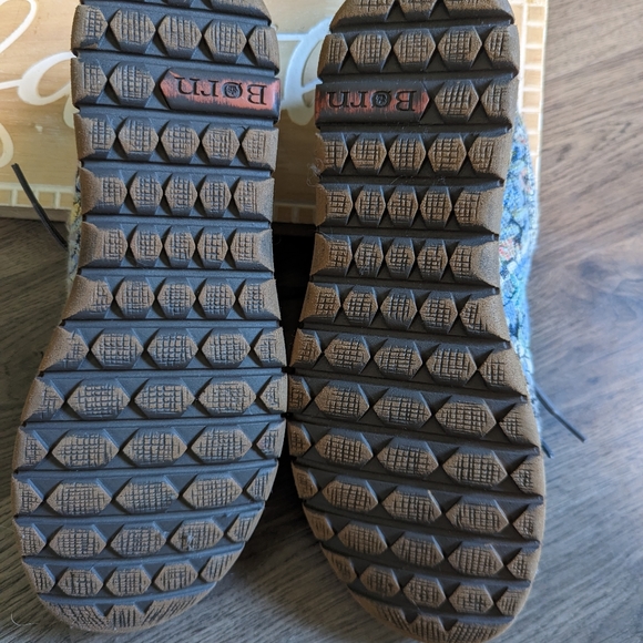 Born Sneakers in Colorful Floral Tweed - Picture 3 of 4